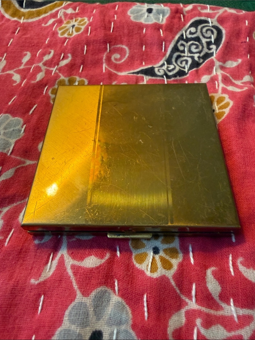 PILCHER Vintage Gold Tone Compact Makeup Case